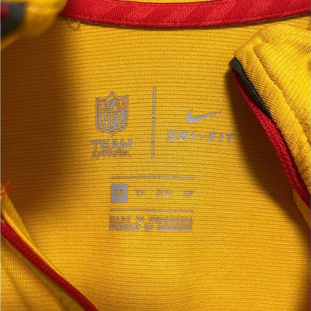 Nike Ladies XS Dri Fit NFL Team Apparel 1/4 zip Gold pullover w/red detail